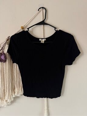 Bozzolo Black Ribbed Lettuce-Edge Short Sleeve Crop Top
